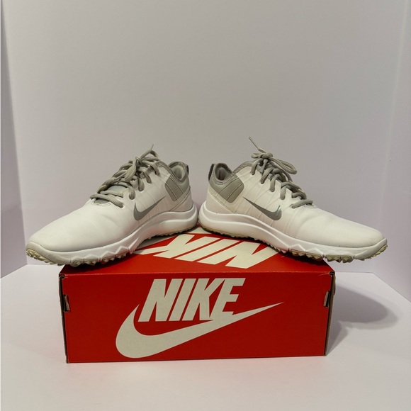Women’s 6.5 Nike FI Impact 2 White/Platinum Waterproof Golf Shoes - Picture 2 of 7